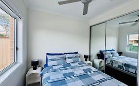 Cosy Sunlit Home Away From Home